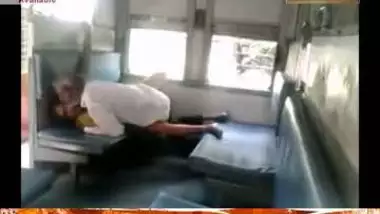 Jabardasti Sex Video In A Train - Matured Bhavi Fucking In Train With Old Man - Indian Porn Tube Video