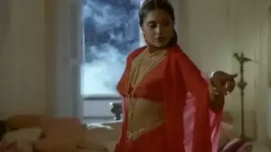 Anu Agarwal Kamasutra Sexy Video - Anu Aggarwal Sex Scene From A Movie - Indian Porn Tube Video