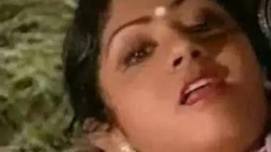 Siri Devi Hottest Shot In Rain - Indian Porn Tube Video
