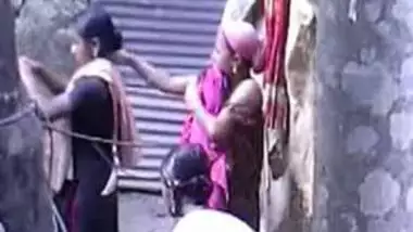 Desi Village Girls Outdoor Bath Scene Leaked By Voyeur - Indian Porn Tube  Video