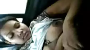 Kashmiri Girl B Oob Press In Car - Boob Press In Car - Indian Porn Tube Video