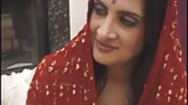 Sexy Anglo Kashmiri Indian Pornstar - Indian Porn Tube Video