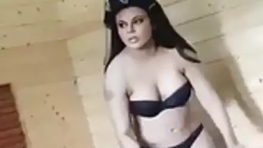 380px x 214px - Rakhi Sawant Changing Clothes - Indian Porn Tube Video
