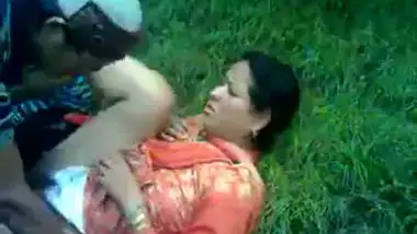Kashmiri Aunty Outdoor Sex Clip - Indian Porn Tube Video