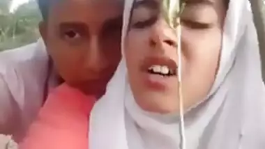 Indian Xxx Muslim Video Bhai Bahan - Desi Judva Bhai Bahan Latif Ltifa Doggy Outdoor Hijab Muslim - Indian Porn  Tube Video