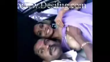 Kerala Auntie Breastmilk Feeding - Hot Mallu Aunty Breastfeeding Lover In Car - Indian Porn Tube Video
