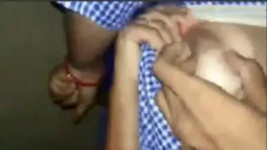 18 Yearsgirls Boobs Pressing And - Pressing Boobs Of Nineteen Years Old Desi School Girl - Indian Porn Tube  Video