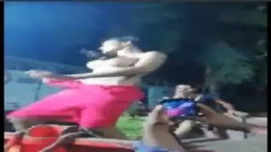 Hijra Nangi Image - Sexy Hijra Stripping On Stage During Record Dance Night - Indian Porn Tube  Video