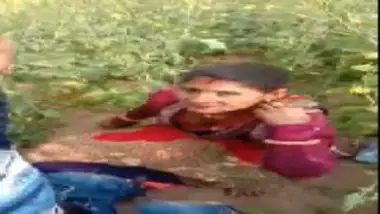Caught In Khet Sex - Village Indian Bhabhi Caught While Having Sex In Farm - Indian Porn Tube  Video