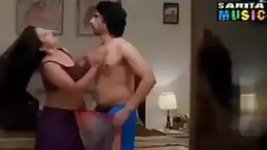 Hot Maami Ki Gaand Tel Laga Kai Maari - Indian Porn Tube Video