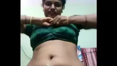 Tamil Saree Remove Boops Video - Sexy Tamil Aunty Removing Saree Showing Pussy - Indian Porn Tube Video