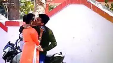 Bedroom Kiss Kannada Local Sex Videos Mom - Mom Navel Kissing Son