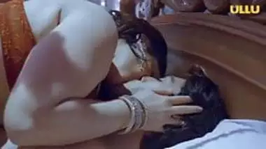 Xxx Video Sas Dow - Daamaad Ne Patni Aur Saas Ko Choda Hindi Web Series Ullu - Indian Porn Tube  Video