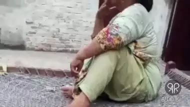 Motti Pakisatani Ki Chudai - Desi Pakistani Moti Gand Ki Aunty Sex Video