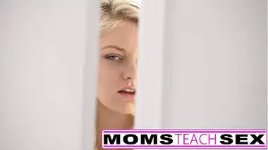 Mom Father Son Sex Bangla - Real Bangla Mom Son Xxxx In Bangladesh