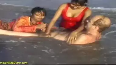Indian Lady Naked On Beach - Indian Girl Nude On Beach Publicly