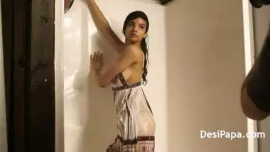 Naked Indian Girl - Indian Girl Porno Filmed Naked In Shower - Indian Porn Tube Video
