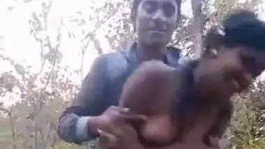 Jagl Sxs - Jungle Masti With Teenage Girlfriend And Friends - Indian Porn Tube Video