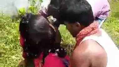 Bhojpuri Outdoor Group Sex - Indian Porn Tube Video