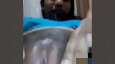 Sri LAnkan Girl Showing Her Wet pussy Ob Video Call