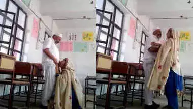 Indian Vargin Gujarati School Girl Fuckiig First Time In Class Room In  Teacher Blood Come Out