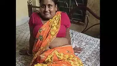 380px x 214px - Desi Bubbly Village Housewife Erotic Navel Show - Indian Porn Tube Video