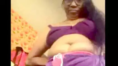 380px x 214px - Desi Hot Sexy Aunty Change Her Clth - Indian Porn Tube Video