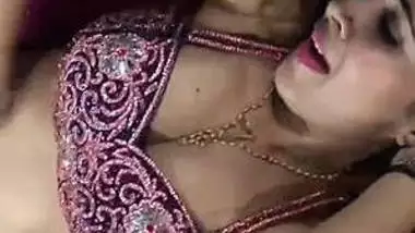 Aunty Aur Kutte Ka Sex - Desi Aunty Hot Sexy Dance - Indian Porn Tube Video