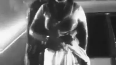 Nirmala Aunty Rain Sex - Shakeela Bhabi Unseen Romance Scene In Rain - Indian Porn Tube Video
