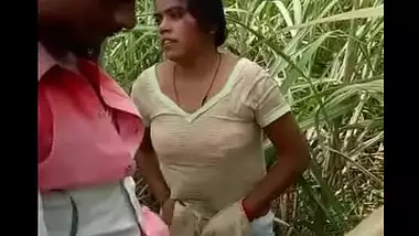 Kannada Ferrhdx - Indian Couple Caught Outside And Gangbang