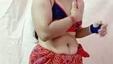 Indian Aunty Saree Changeing In Room - Indian Porn Tube Video