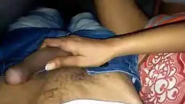 Mama Bhanjesex Bideos - Horny Desi Wife Handjob N Try To Inserting Hubby S Cock Her Pussy Inside  The Blanket - Indian Porn Tube Video