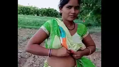 Xxx Bhojpuri Saree Girl - Girl Showing Boobs Nipples In Saree - Indian Porn Tube Video