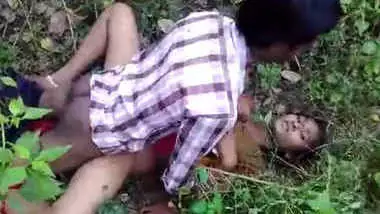 Southindian Filed Fuck - South Indian Andhra Girlfrind Fucking With Her Frinds In Jungle With Telugu  Audio - Indian Porn Tube Video
