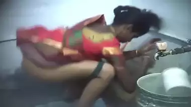 Saree Aunti Pising Videos Hidden - Desi Village Bhabi Xxx Spy Cam Catches Aunty In Saree Pissing - Indian Porn  Tube Video