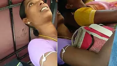 Boobhand Press - Rubbing Hand In Boobs Side Of Aunty Crowd Is Advantage - Indian Porn Tube  Video