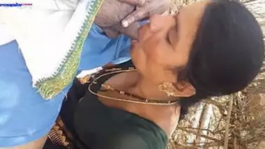 Aunitysex - Desi Aunty Oral Sex Forest Picnic Time - Indian Porn Tube Video