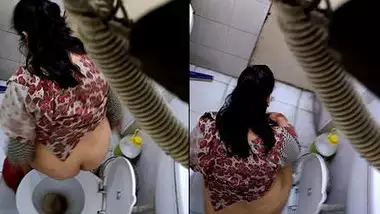 Ladka Tatti Xxx Hd - Desi Aunty Toilet Ass Capture - Indian Porn Tube Video