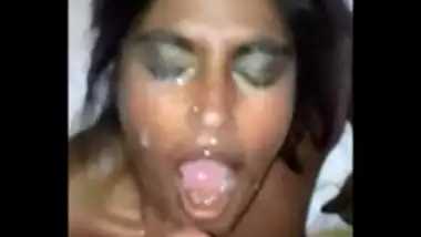 Horny babe from Chennai gives blowjob and receives cumshots