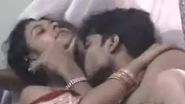 Nai Dulhan Sex Video - Nai Naveli Dulhan Ka Honeymoon Pe Hardcore Fuck Mms - Indian Porn Tube Video