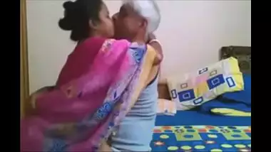 Tamil Bahu Ne Apne Budhe Tharki Sasur Ka Lund Chusa - Indian Porn Tube Video