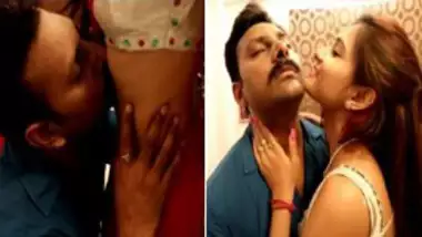 Brzzee Pron Video - Sexy Saree Indian Girl Give Hot Desi Foreplay - Indian Porn Tube Video