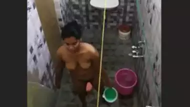 Gujarati Girl Bathing - Neighbor Girl Bath Spying - Indian Porn Tube Video