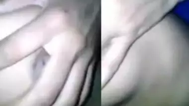 Desi Gf Playing With Boobs