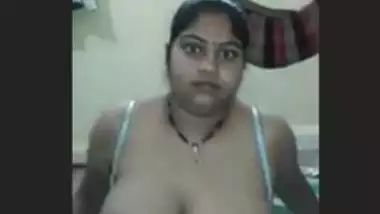 Desi Huge Boobs Bhabhi Nude Selfie