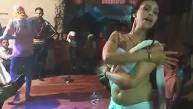 380px x 214px - Arkestra Bhojpuri Dance 2020 Super Hot Open Dance Full Hot Sexy Hd Dance  Ayega Maza Barsat Ka - Indian Porn Tube Video