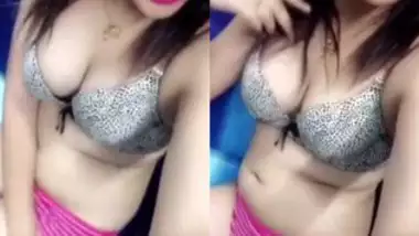 Saxy Vidoe 2019 - Beautiful Sexy Desi Girl Lisping On Closer Song - Indian Porn Tube Video