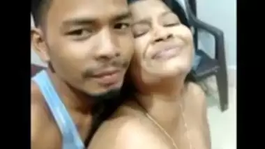 18 Years Boy 45 Years Aunty Love Sex - 45years Old Aunty Sex With 33yers Old Boy