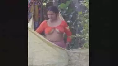 Bangla Aunty Changing - Bangla Bhabi Afterbath Changing Outdoor - Indian Porn Tube Video