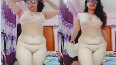Curly Indian Girl With Glasses Brags About Juicy Butt In The Porn Show - Indian  Porn Tube Video